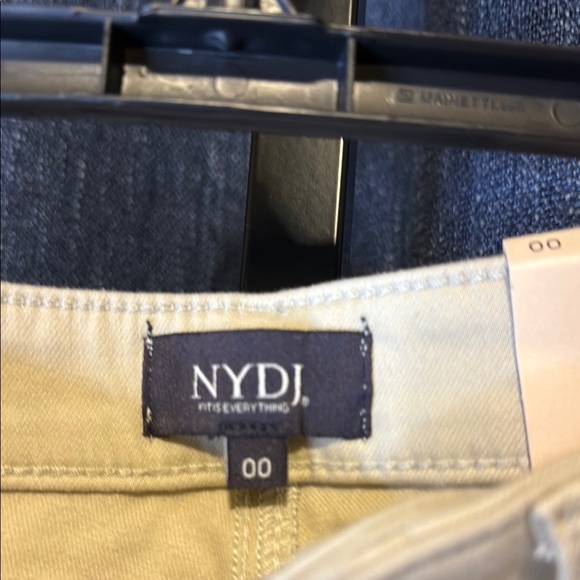 NYDJ Women's Chloe Capri Denim with Slit Size 00 - Picture 2 of 8